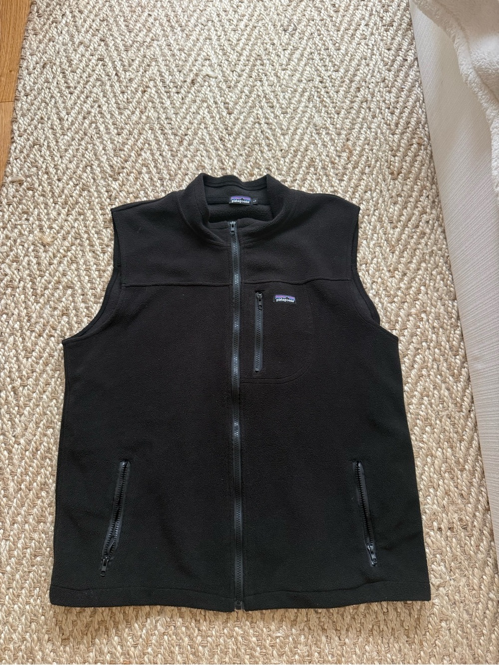 Patagonia Men’s Black Fleece Vest with Zip Pockets